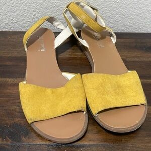 Kenneth Cole Reaction Jolly Low Wedge Golden Yellow Sandal size 6.5